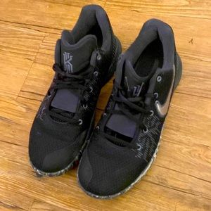 Like new, Nike, women’s basketball shoes, Size 8